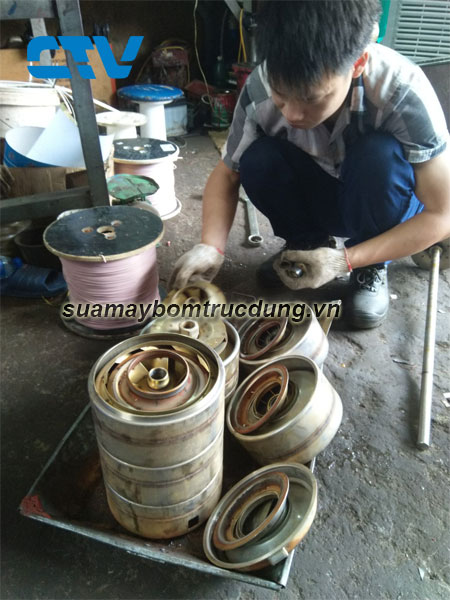 Sửa máy bơm trục đứng sử dụng phụ kiện chính hãng